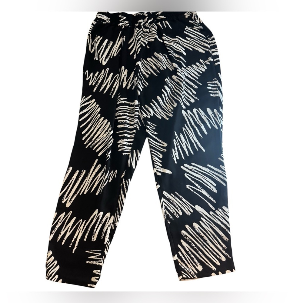 navabi Black & White Scribble-Print flare Pants